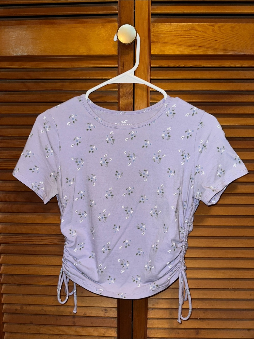 Hollister Lavender Floral Cinch-Side Short Sleeve Tee